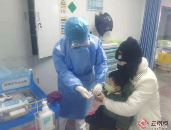 疫情下的儿童成长瞬间，守护宝贝健康，暖心图片集最新呈现